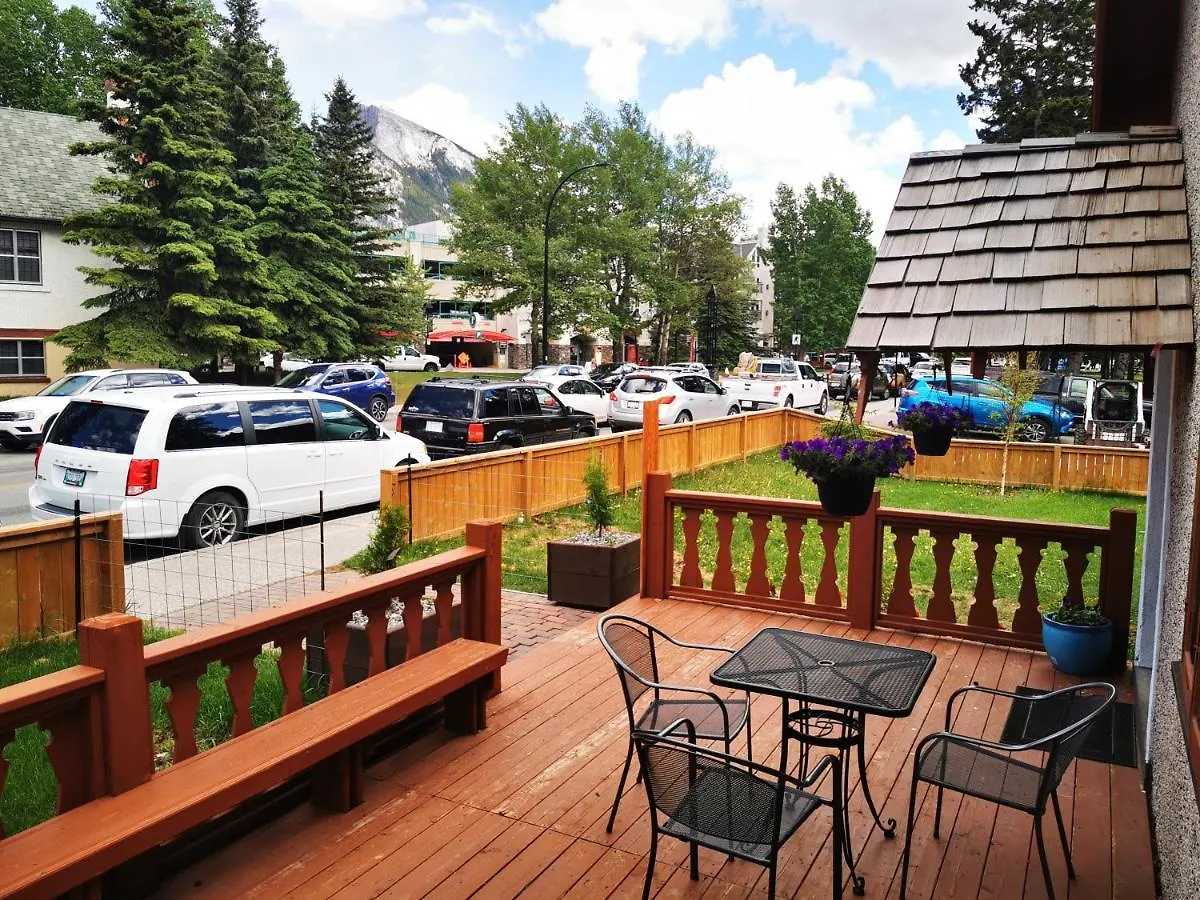 Bed & Breakfast Riverfront Estate Bed&Breakfast Banff Canada
